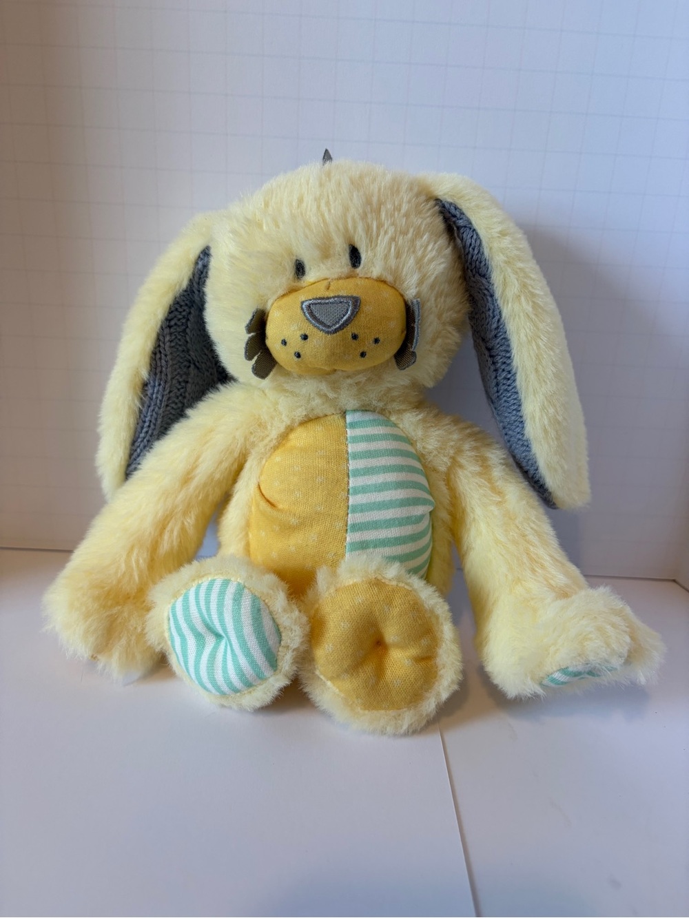 Oddball Mini Bunny by Demdaco 7.5 Inches EUC